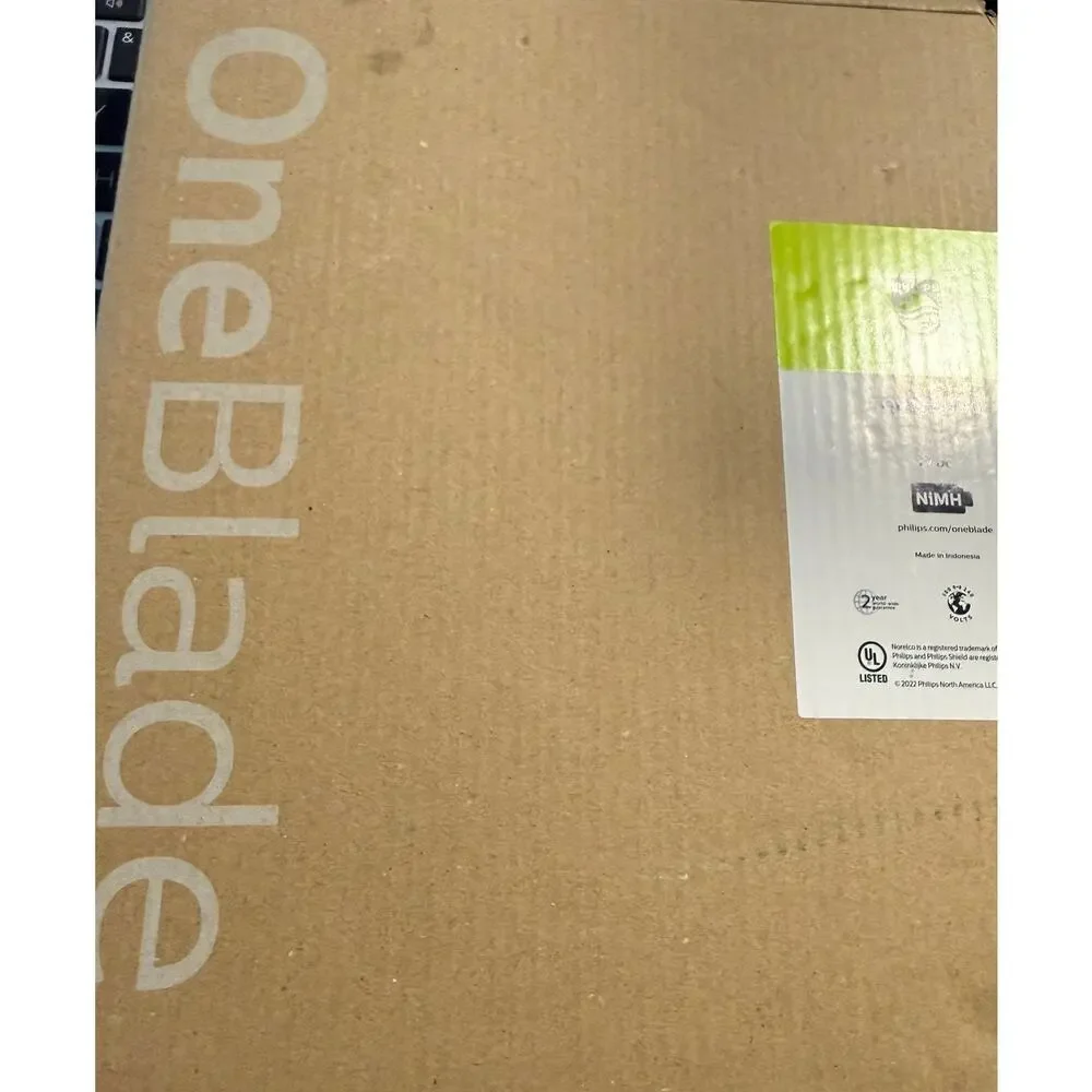 Norelco Philips OneBlade 360 Face, Beard Trimmer and Shaver, New In Open Box